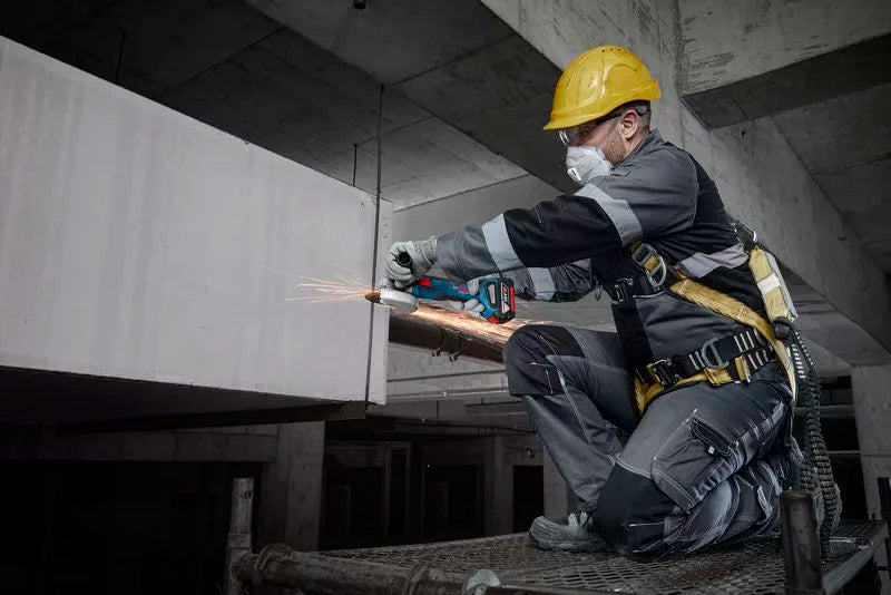 Bosch - Smerigliatrice a batteria GWS 18V-8 (solo corpo macchina)
